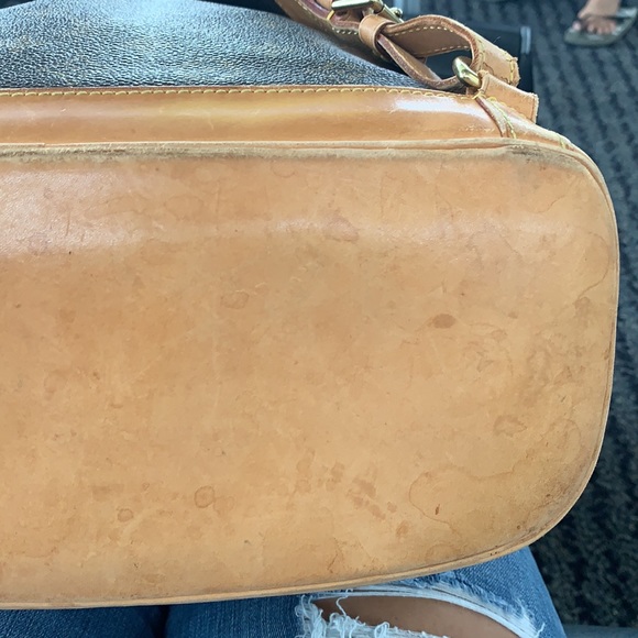 Authentic Louis Vuitton Montsouris GM - Picture 5 of 11